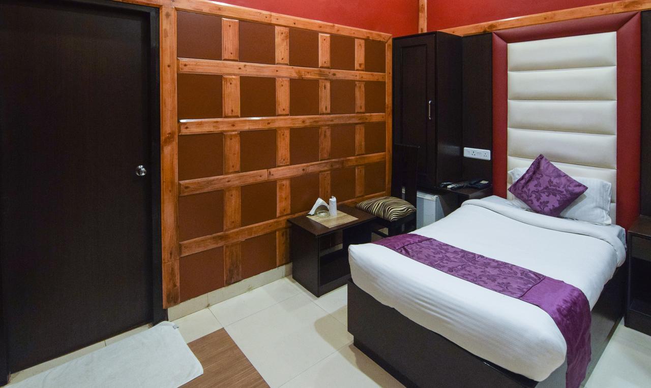 Hotel Varuna Varanasi Exterior foto