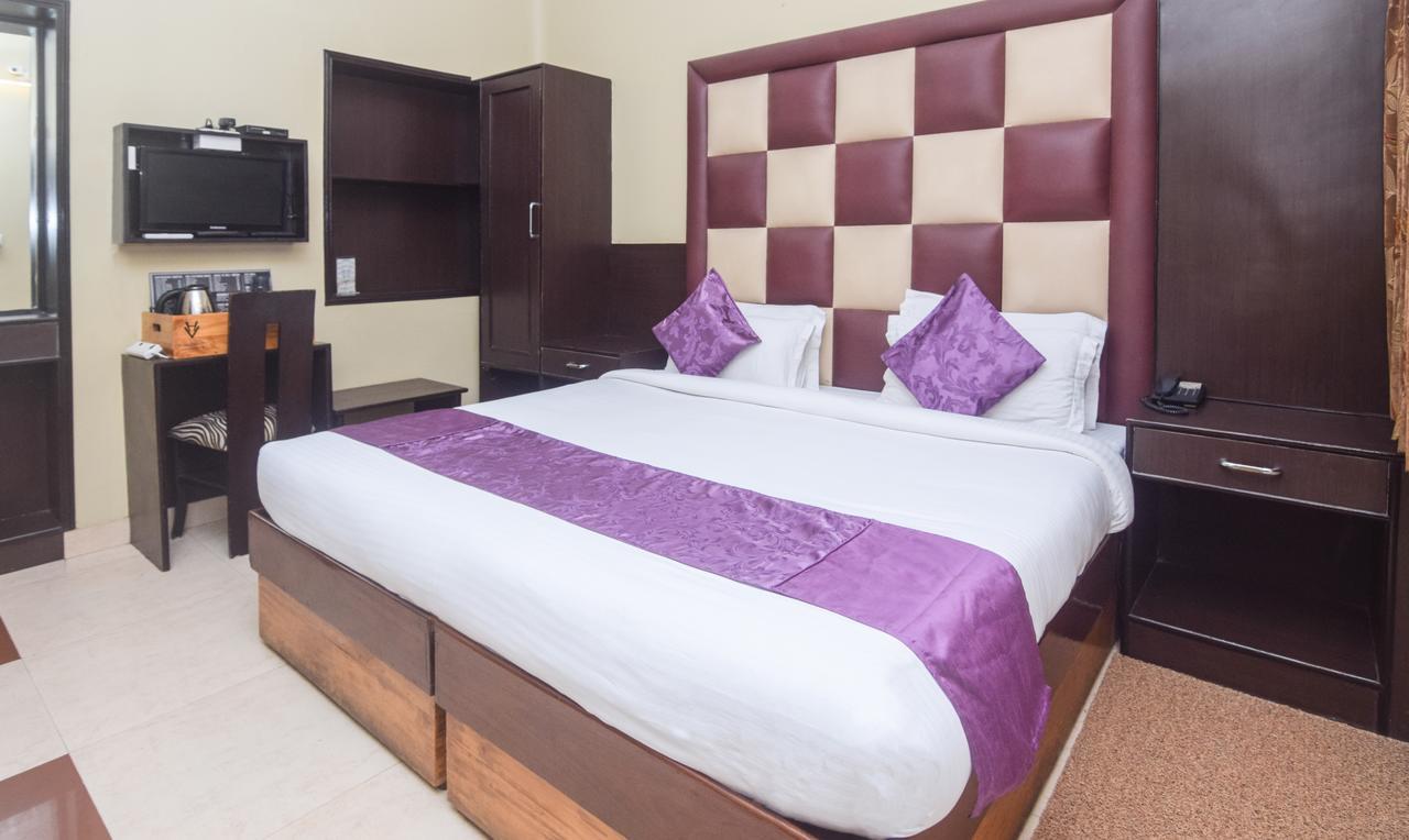 Hotel Varuna Varanasi Exterior foto