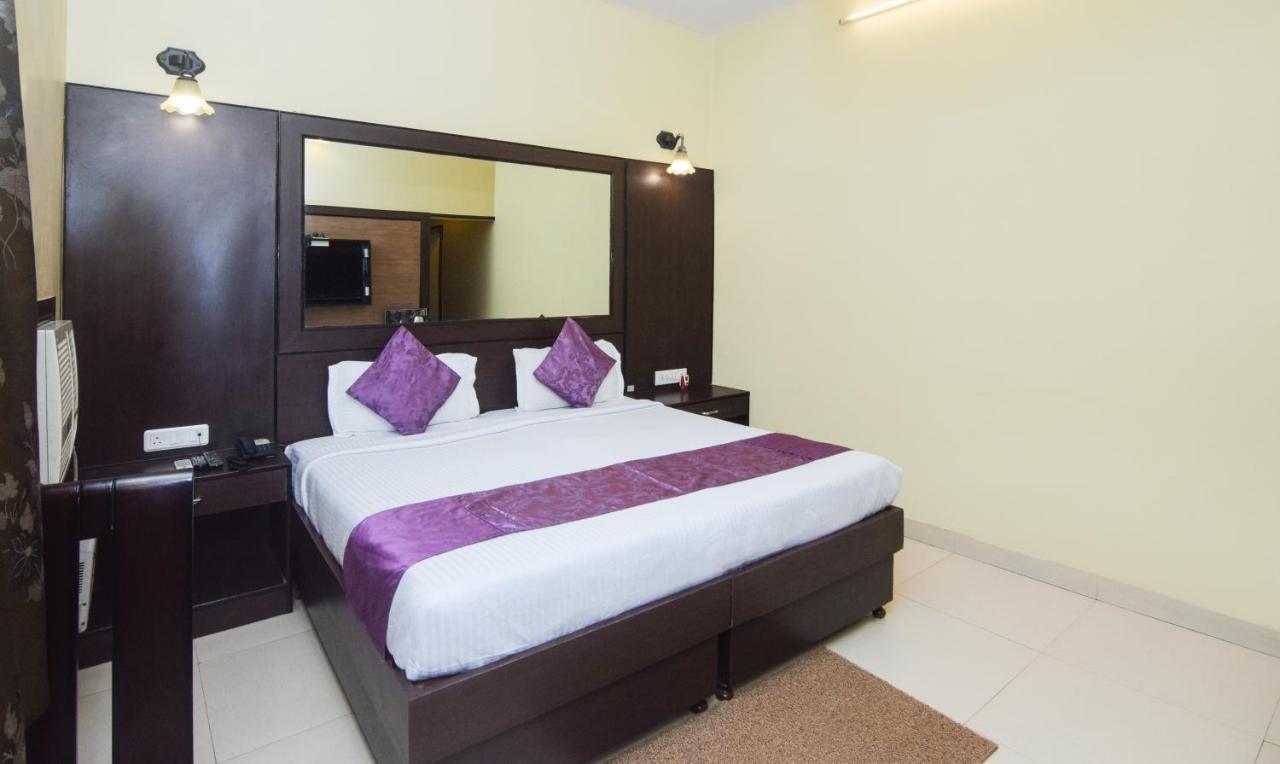 Hotel Varuna Varanasi Exterior foto