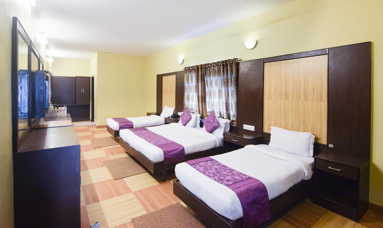 Hotel Varuna Varanasi Exterior foto