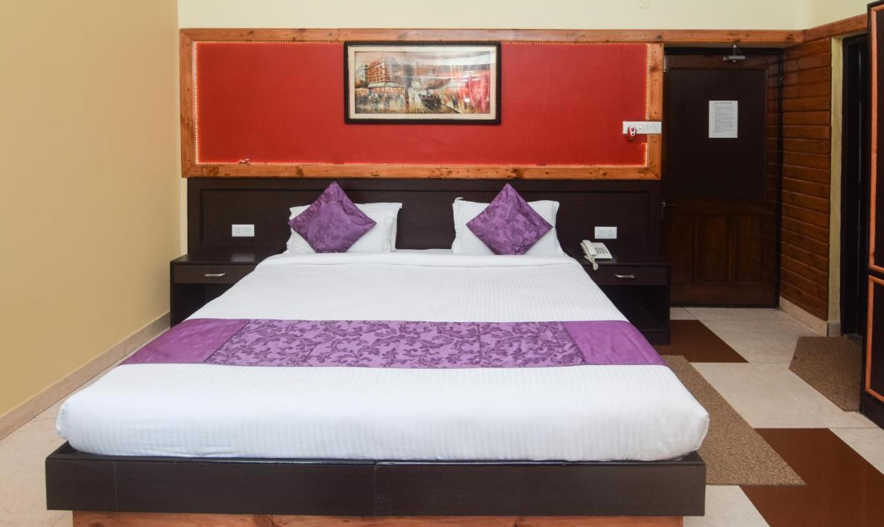 Hotel Varuna Varanasi Exterior foto