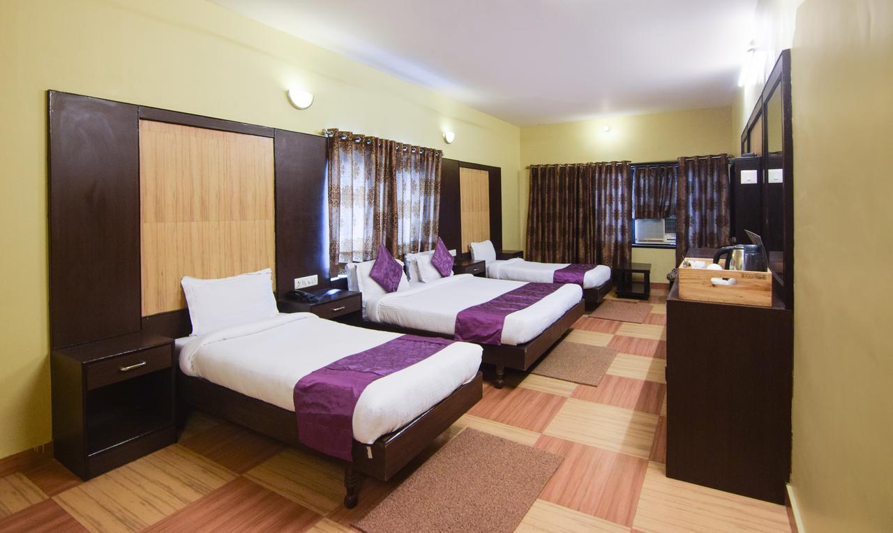 Hotel Varuna Varanasi Exterior foto